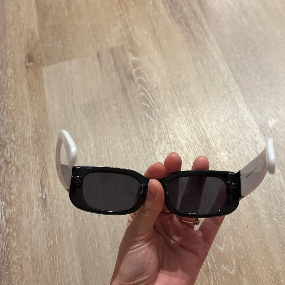 CHANEL Black and White Rectangular Logo Sunglasses authentic - Picture 5 of 6